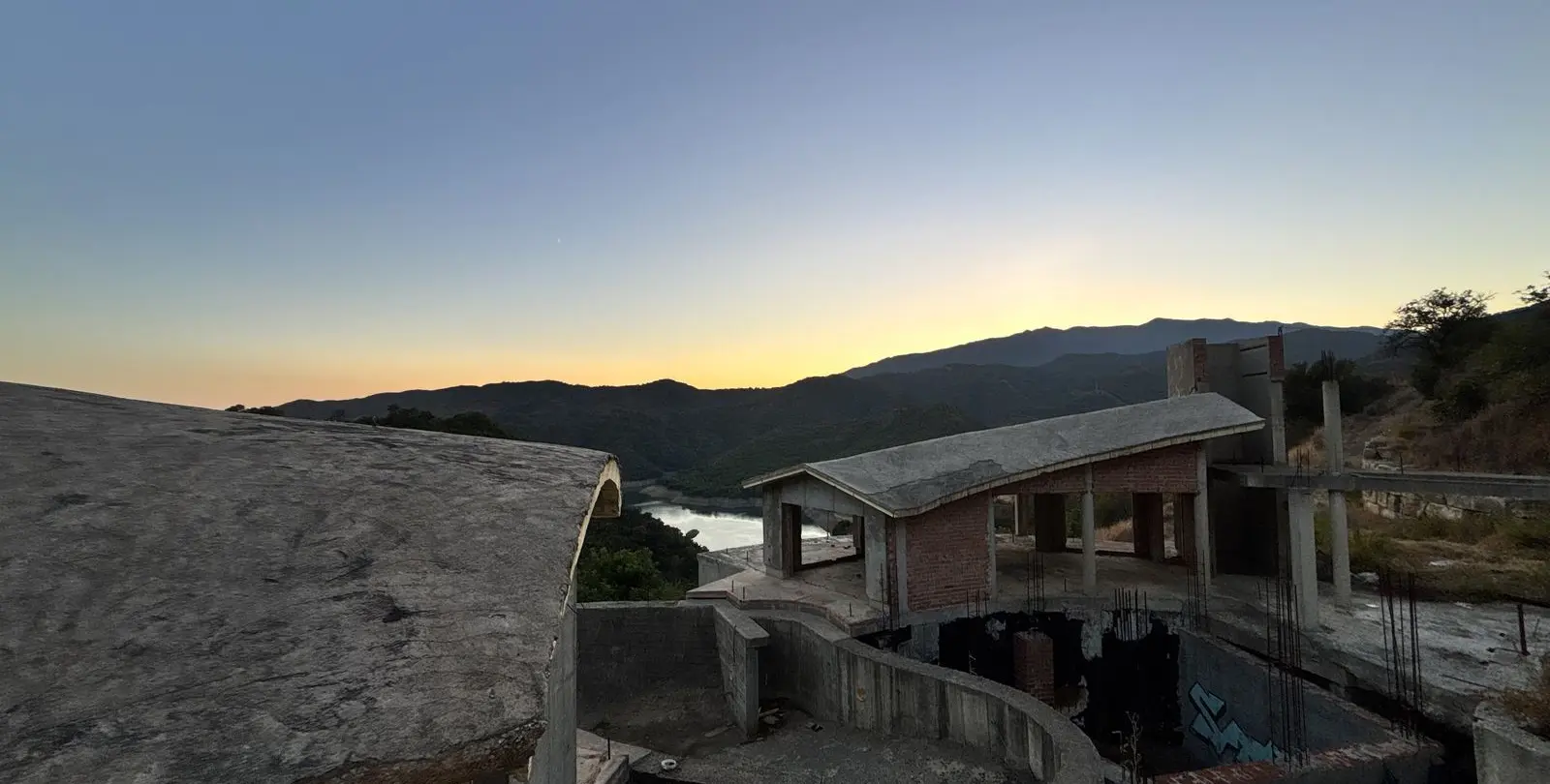 Venta de parcela residencial en Istán 32