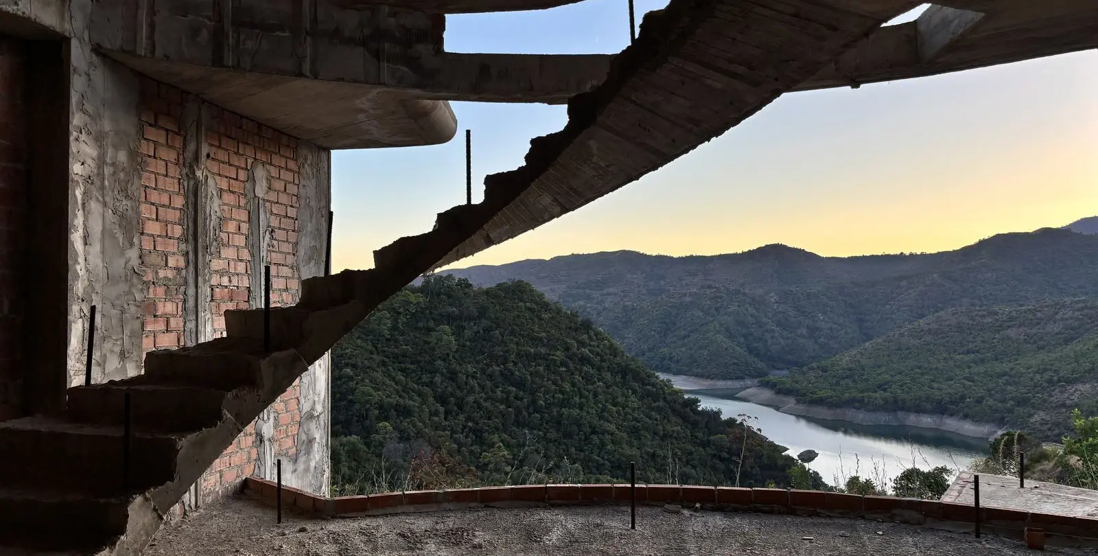 Venta de parcela residencial en Istán 39