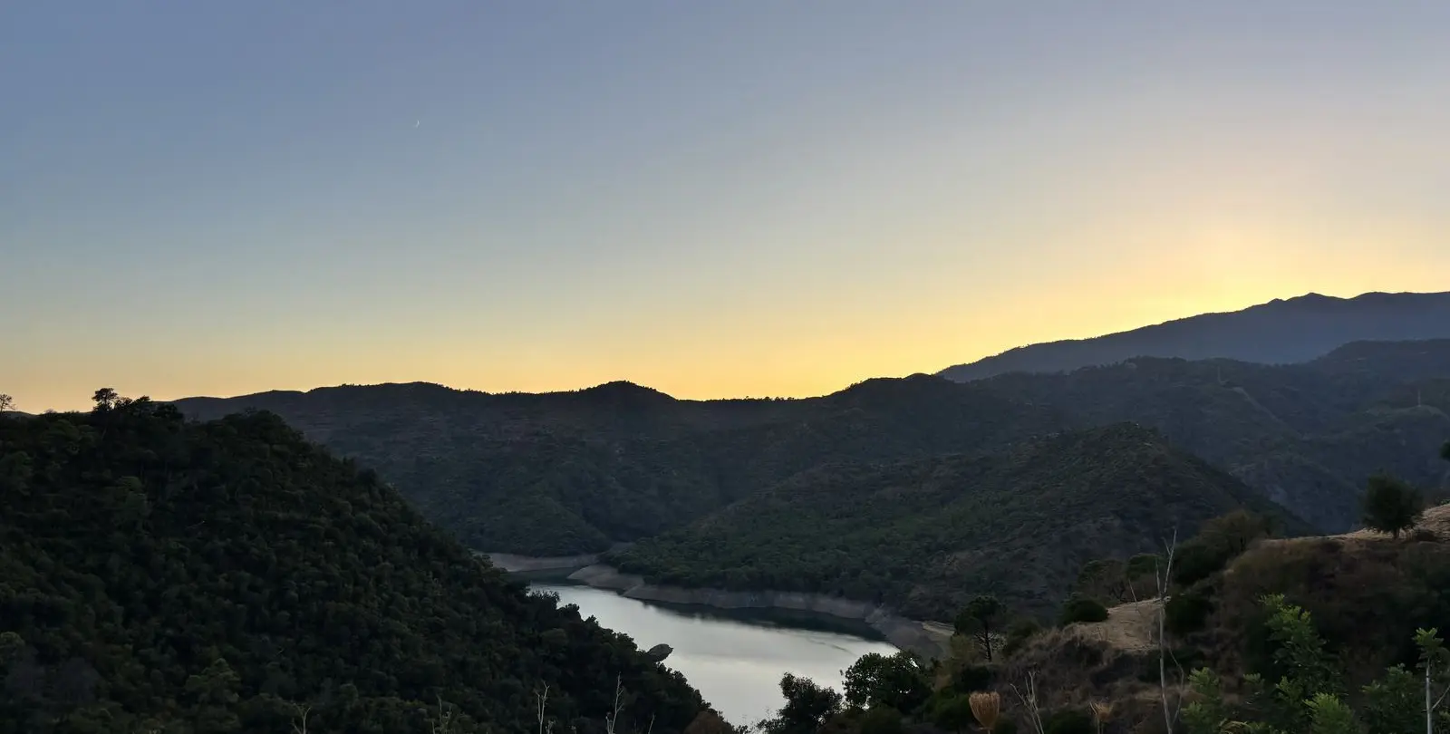 Venta de parcela residencial en Istán 56