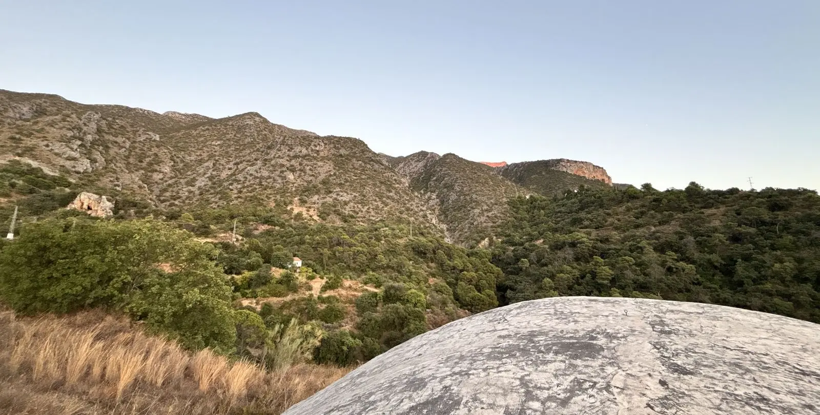 Venta de parcela residencial en Istán 75