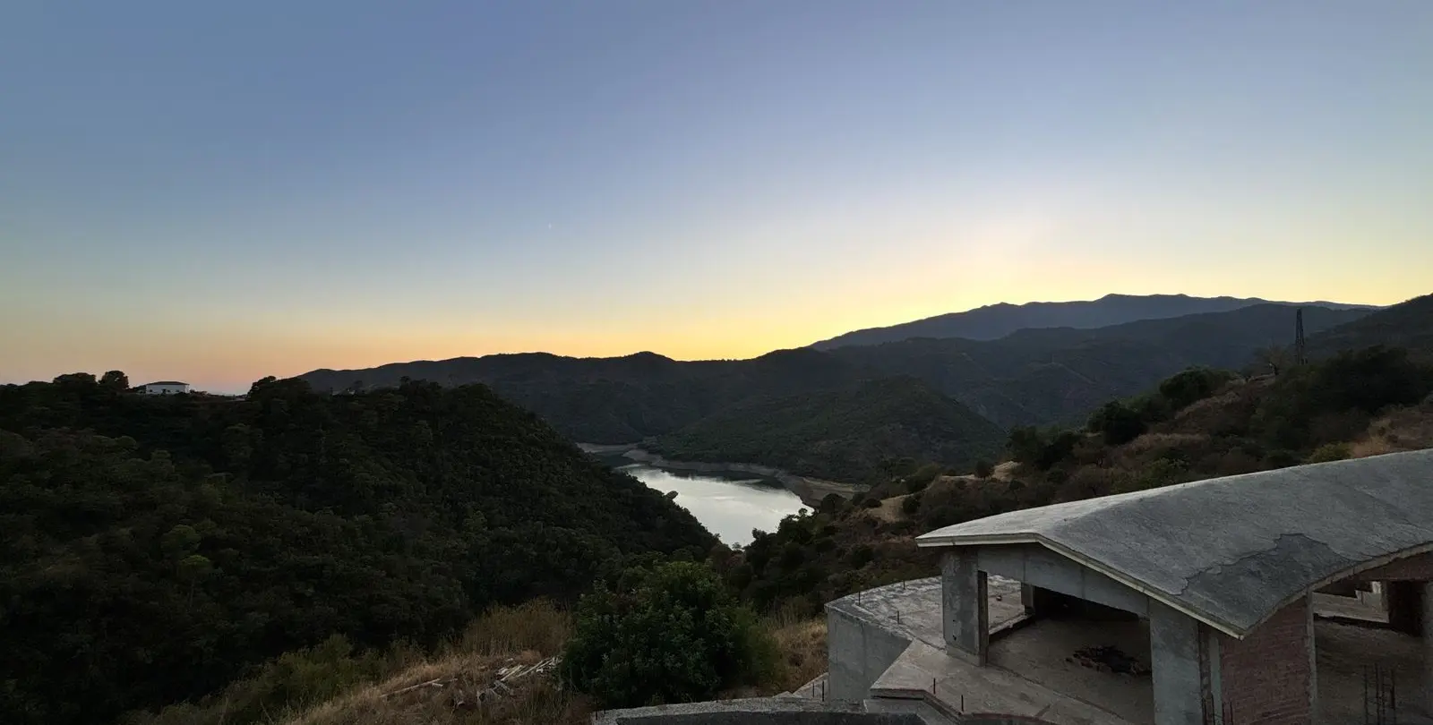 Venta de parcela residencial en Istán 76