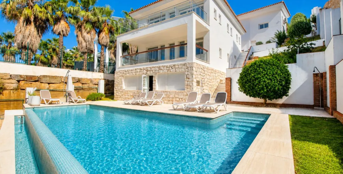 Venta de villa independiente en La Cala Golf 28