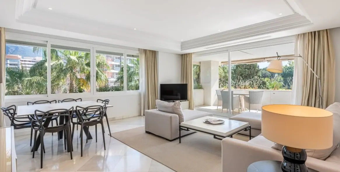 Venta de apartamento en planta baja en Nagüeles 4