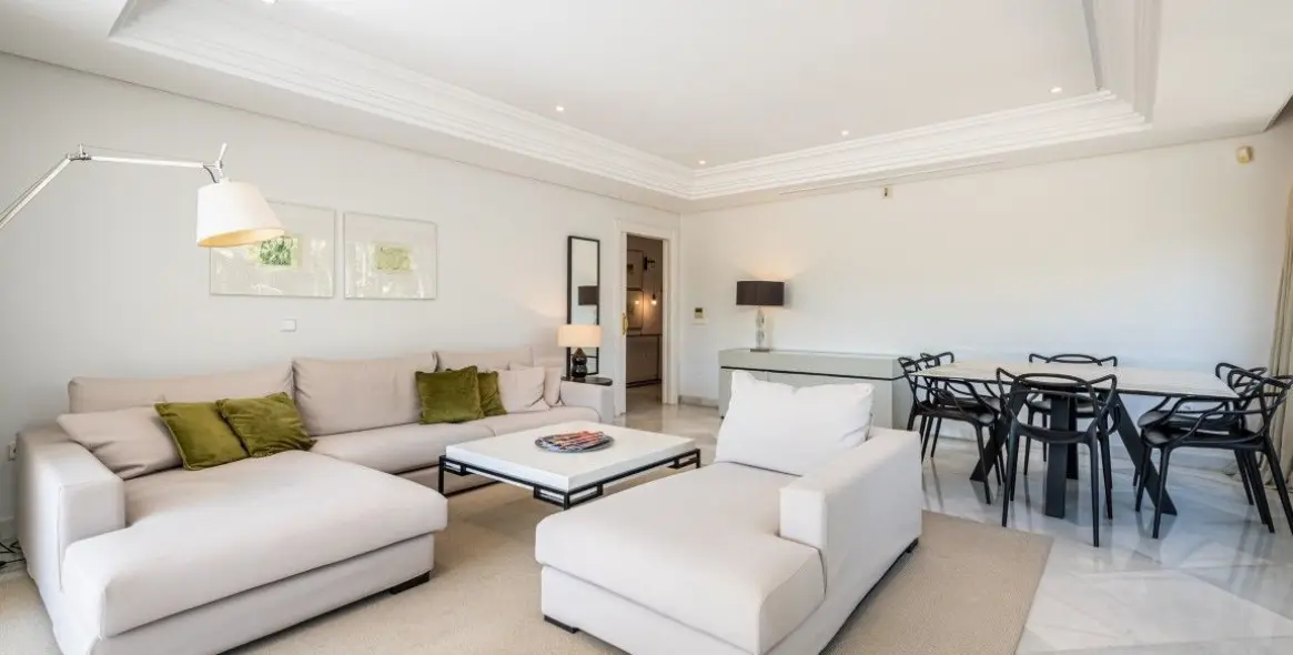 Venta de apartamento en planta baja en Nagüeles 5