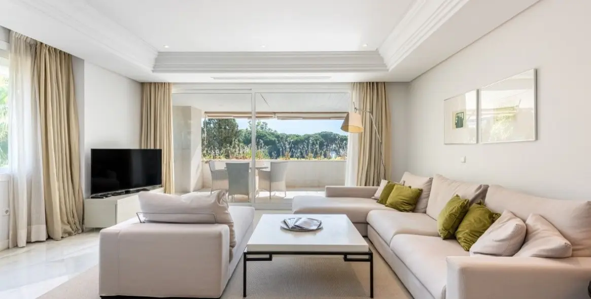 Venta de apartamento en planta baja en Nagüeles 7