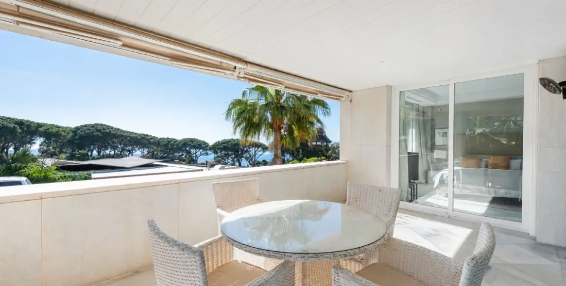 Venta de apartamento en planta baja en Nagüeles 9
