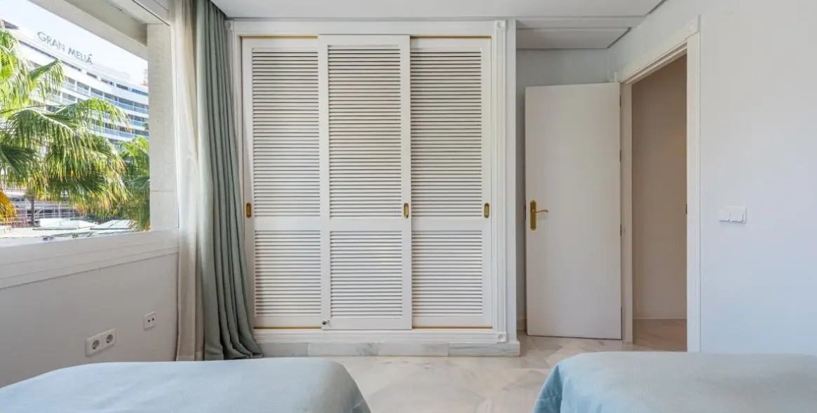 Venta de apartamento en planta baja en Nagüeles 17
