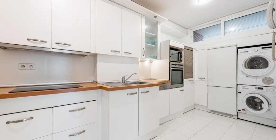 Venta de apartamento en planta baja en Nagüeles 19
