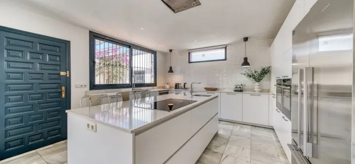 Venta de villa independiente en Nueva Andalucía 2