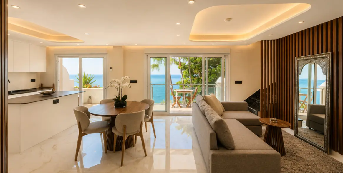 Продажа двухуровневого пентхауса в Estepona 1
