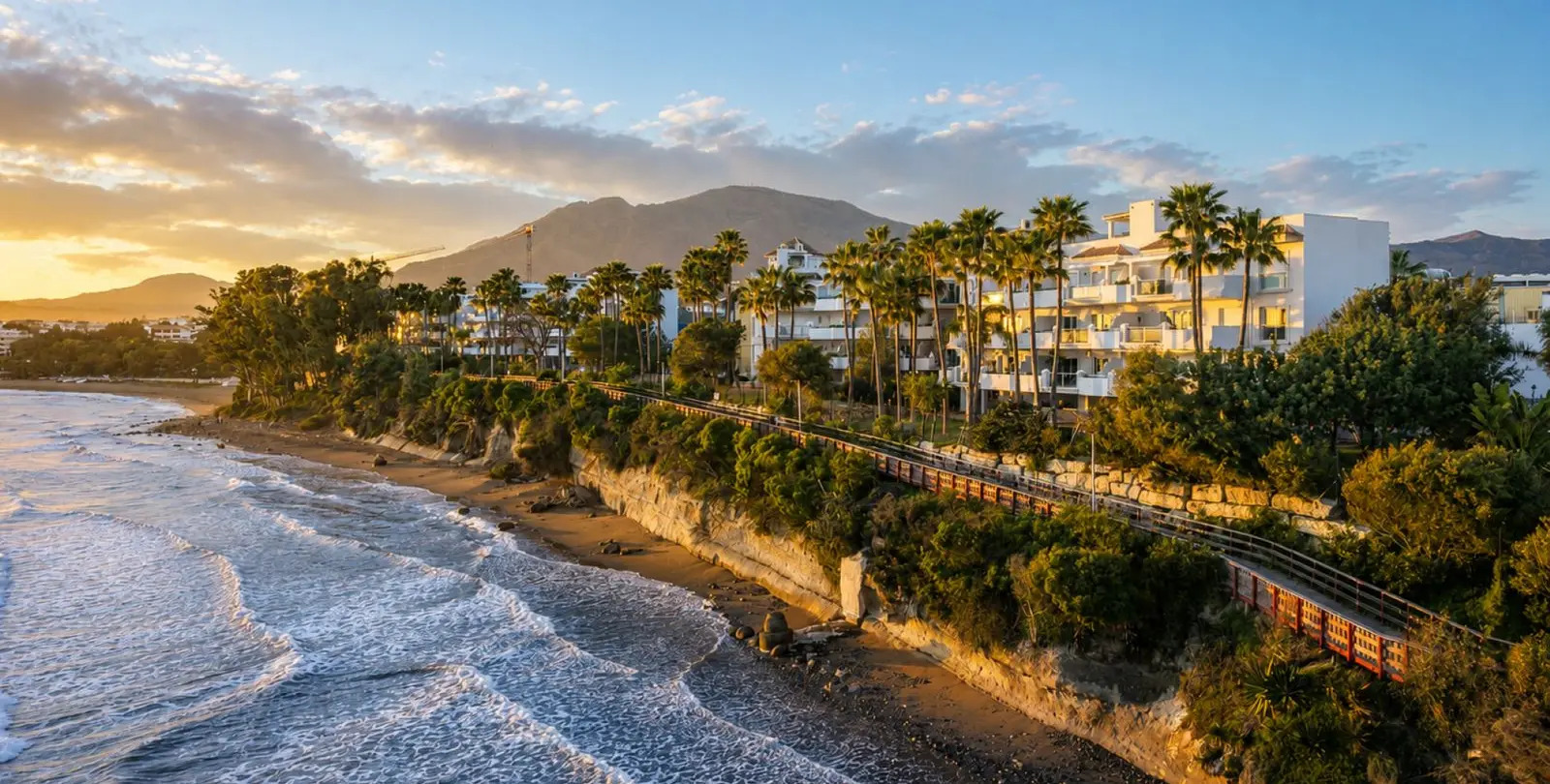 Sale of penthouse duplex in Estepona 1