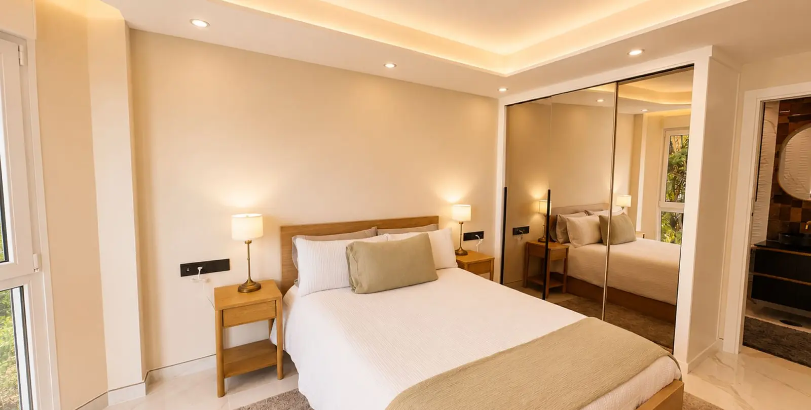 Sale of penthouse duplex in Estepona 12