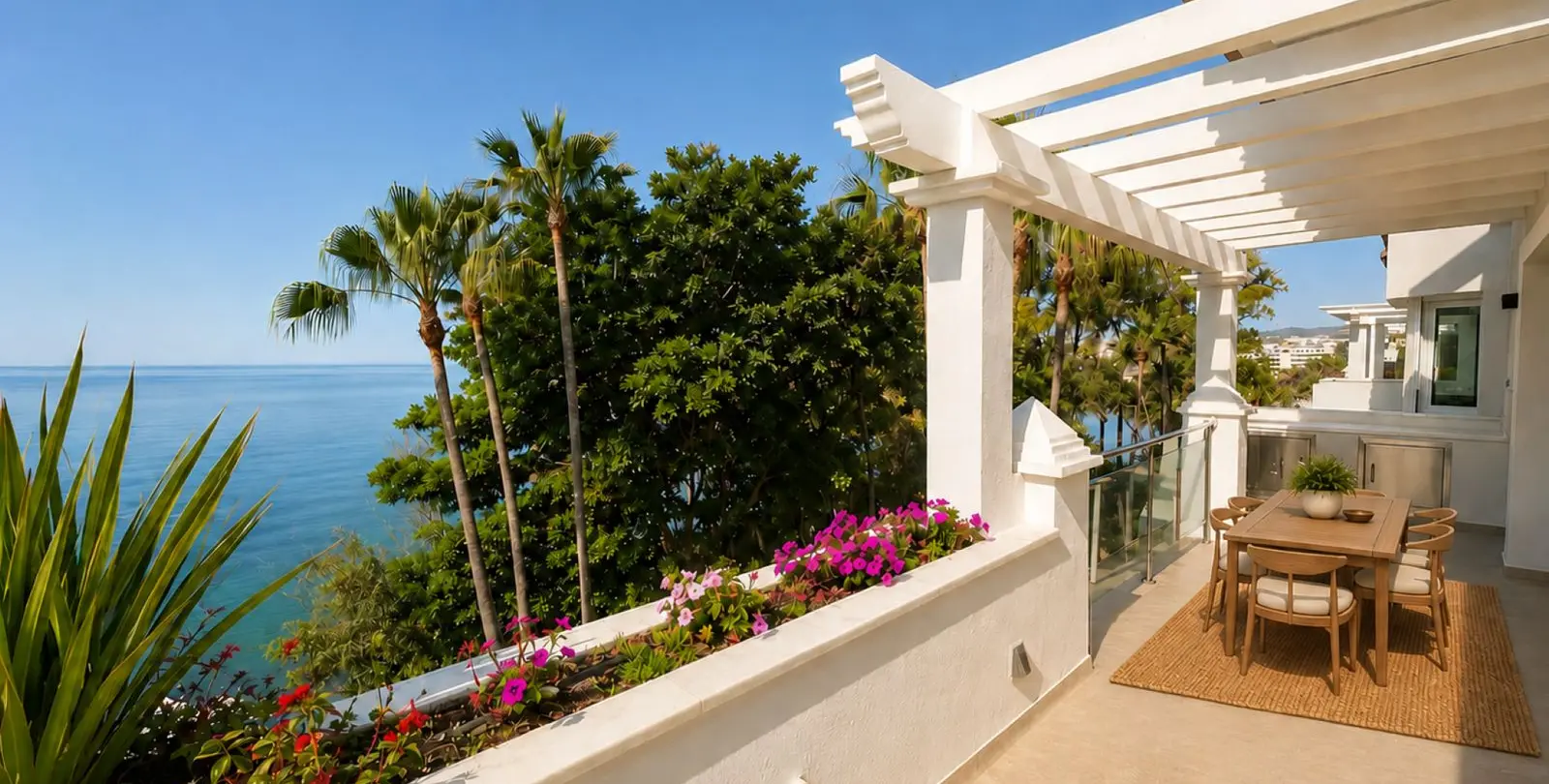 Sale of penthouse duplex in Estepona 18