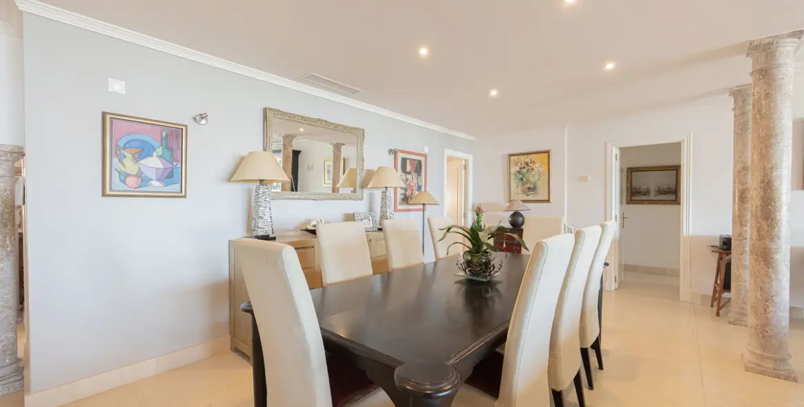 Venta de apartamento en planta media en Nueva Andalucía 14