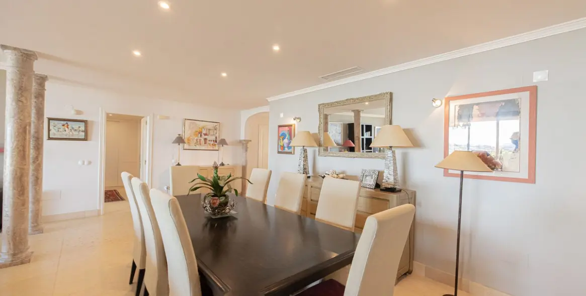 Venta de apartamento en planta media en Nueva Andalucía 15