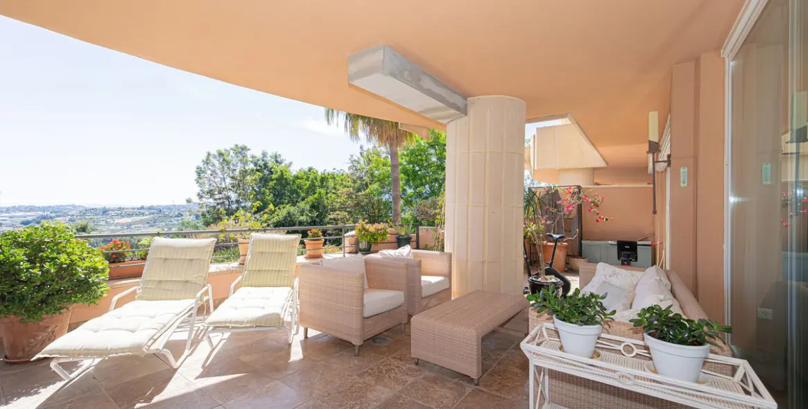Venta de apartamento en planta media en Nueva Andalucía 16
