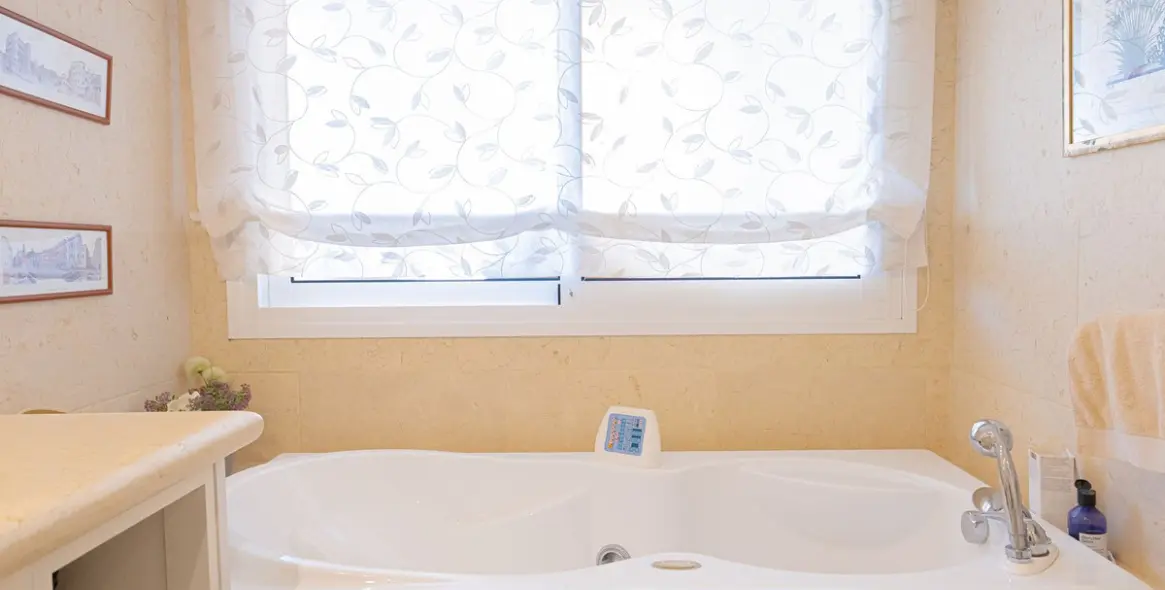 Venta de apartamento en planta media en Nueva Andalucía 33