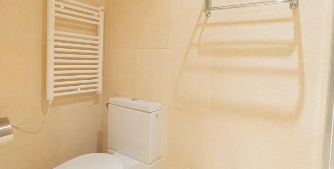 Venta de apartamento en planta media en Nueva Andalucía 46