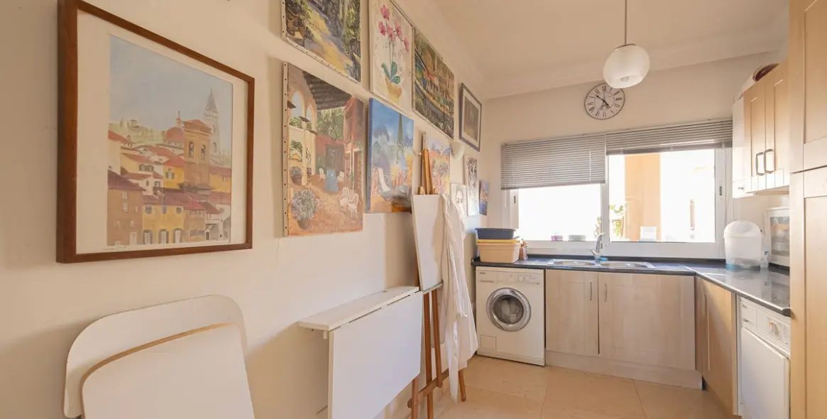 Venta de apartamento en planta media en Nueva Andalucía 69