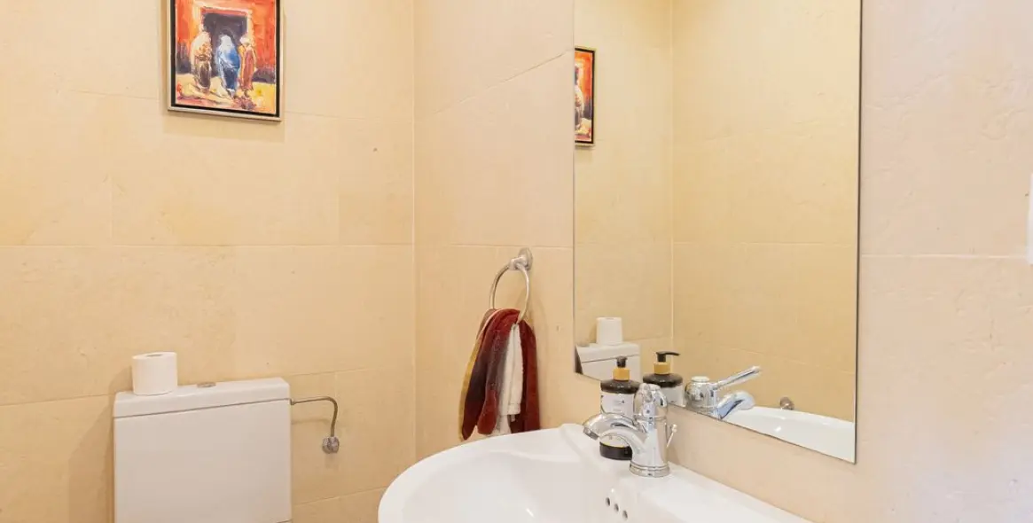 Venta de apartamento en planta media en Nueva Andalucía 76