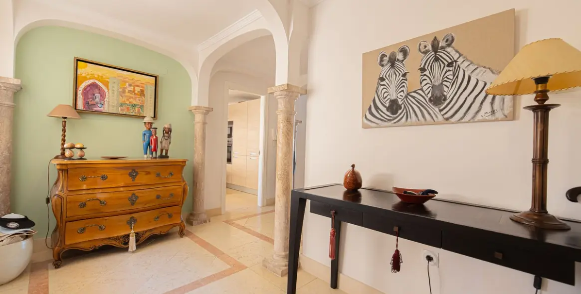 Venta de apartamento en planta media en Nueva Andalucía 78