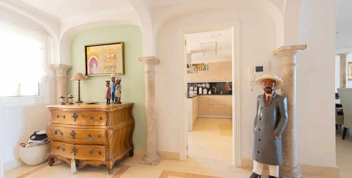 Venta de apartamento en planta media en Nueva Andalucía 81