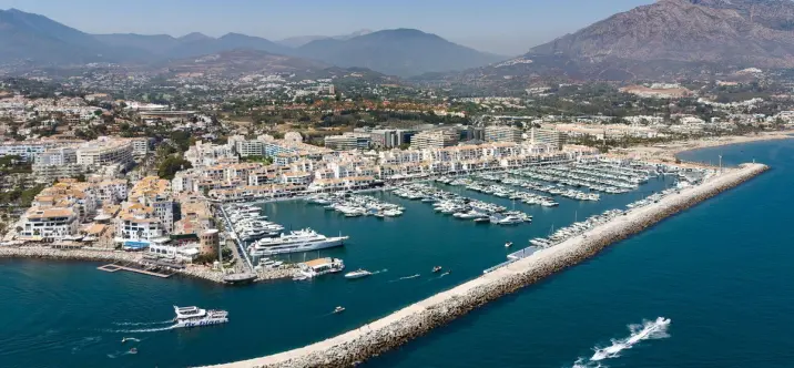 Продажа апартаментов на среднем этаже в Puerto Banús 1
