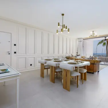 Venta de apartamento en planta media en Puerto Banús