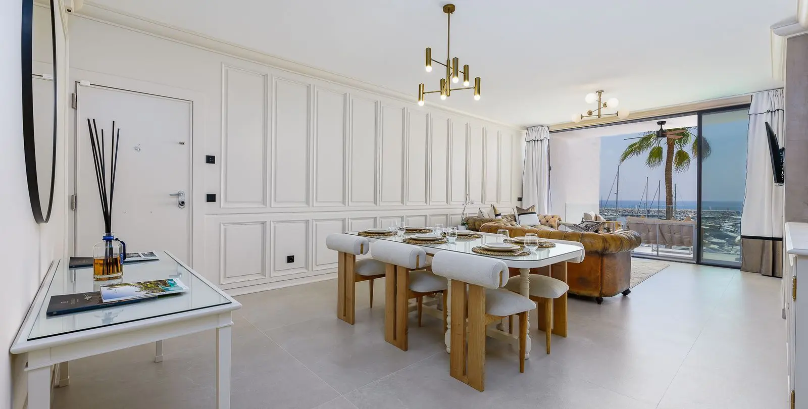 Sale of middle floor apartment in Puerto Banús 3