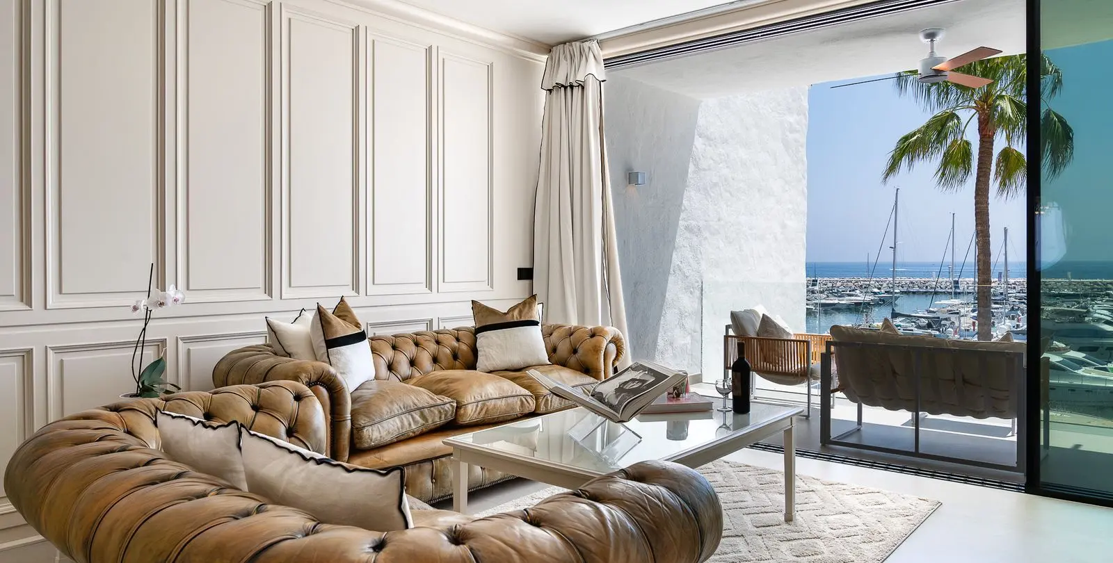 Sale of middle floor apartment in Puerto Banús 6