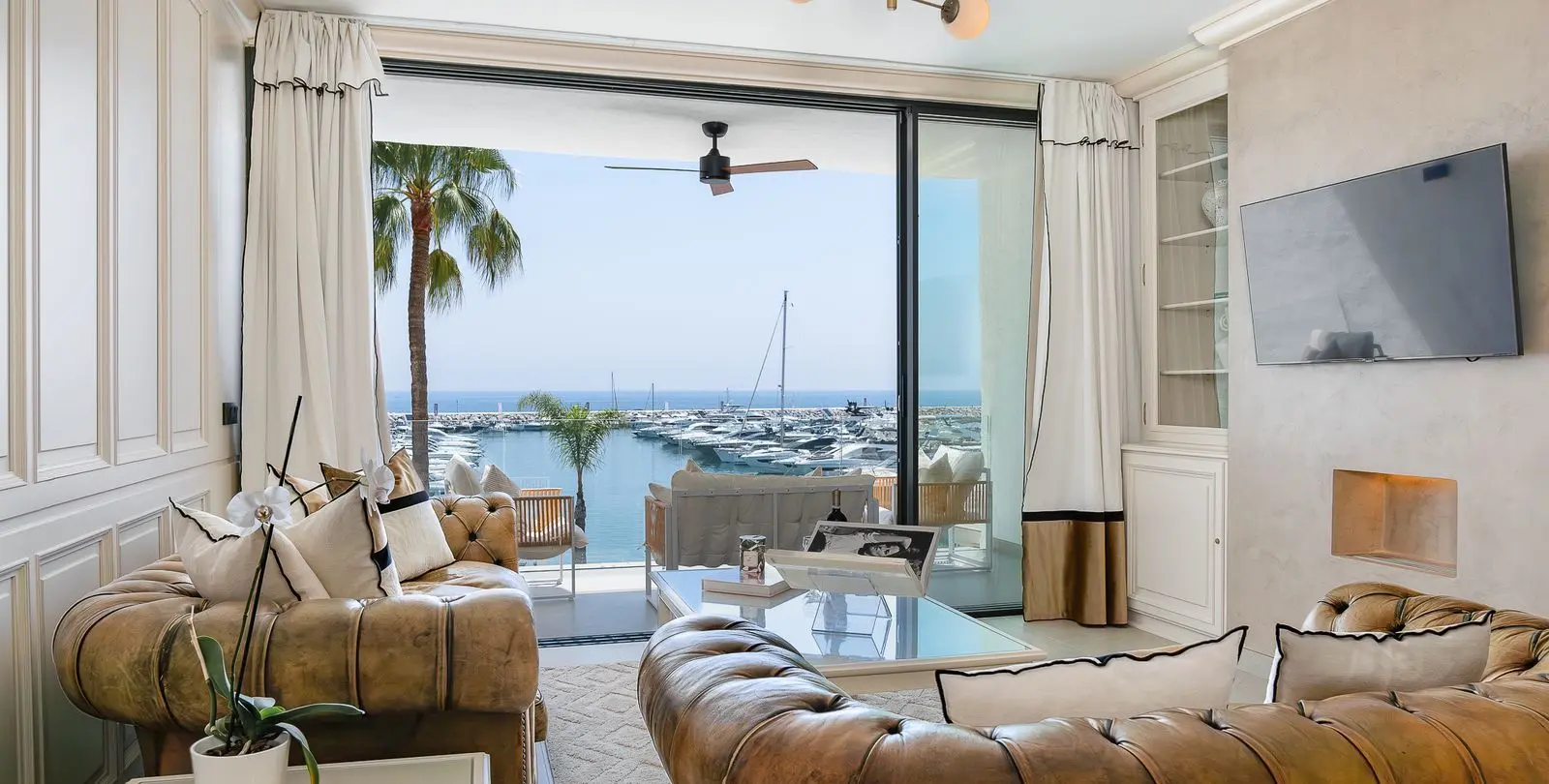 Sale of middle floor apartment in Puerto Banús 7