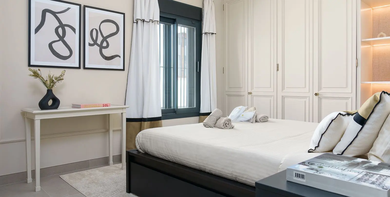 Sale of middle floor apartment in Puerto Banús 16