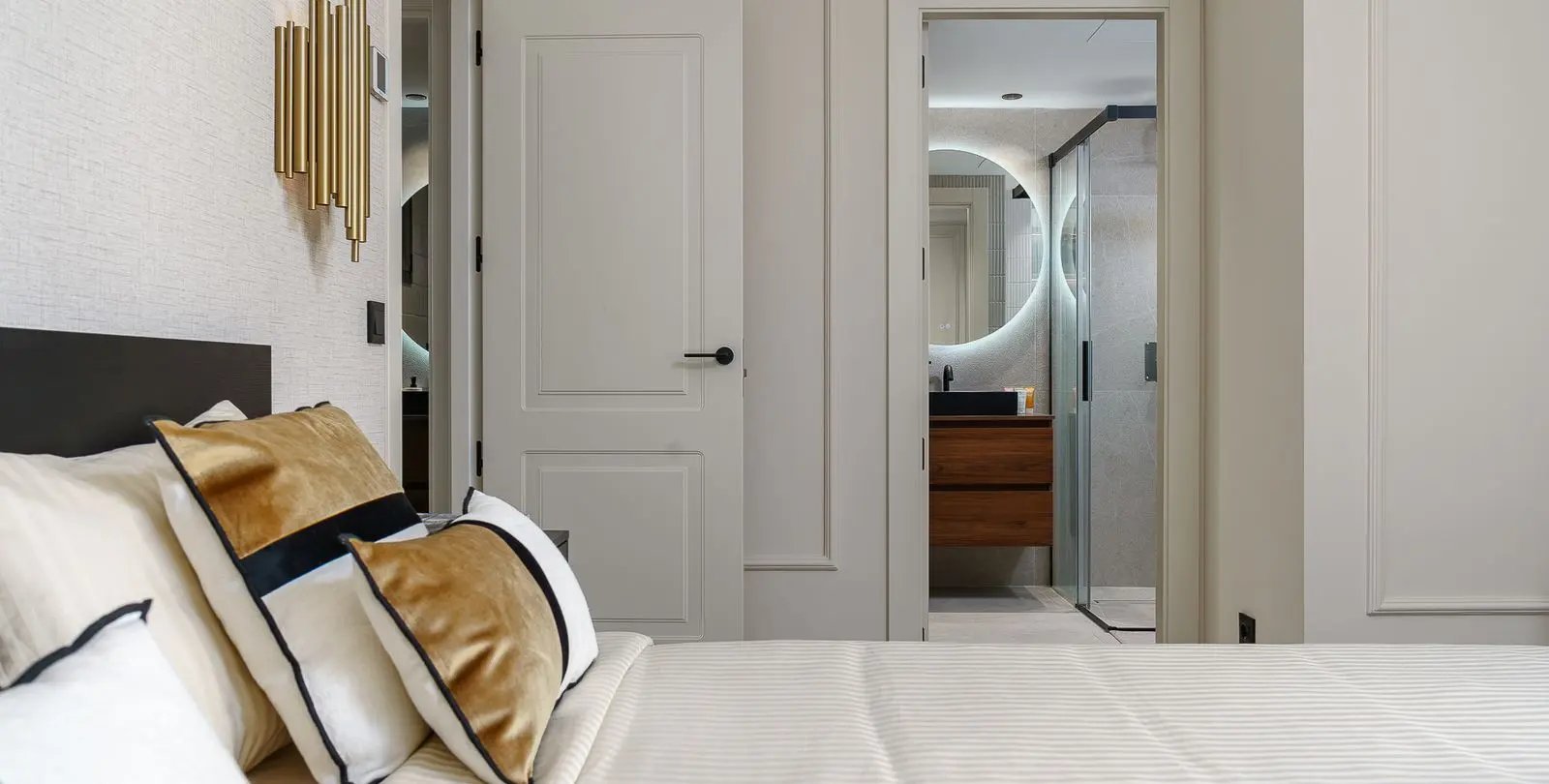 Sale of middle floor apartment in Puerto Banús 18