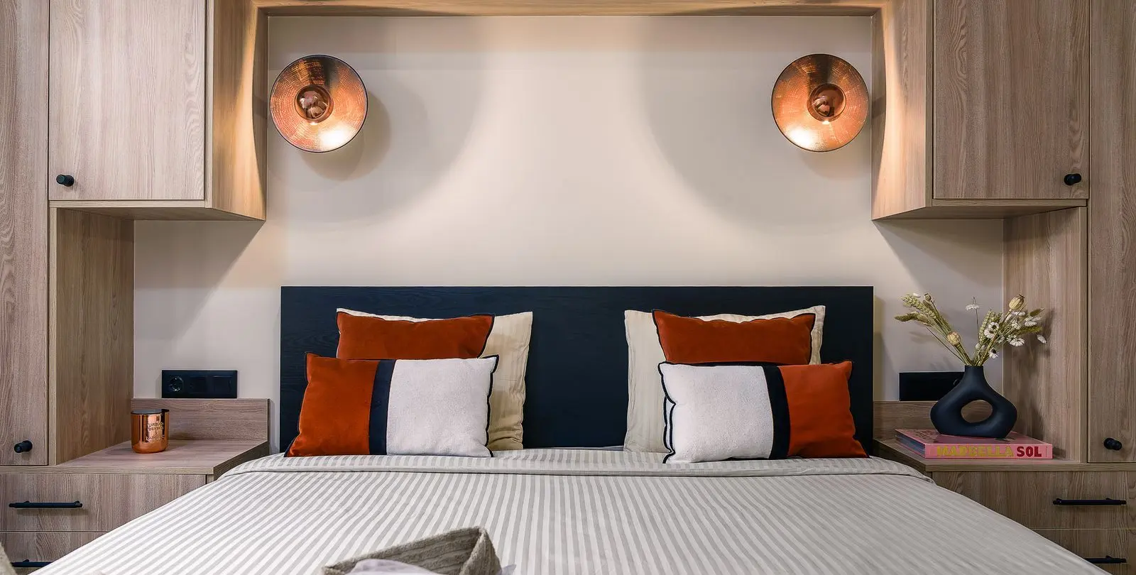 Sale of middle floor apartment in Puerto Banús 29