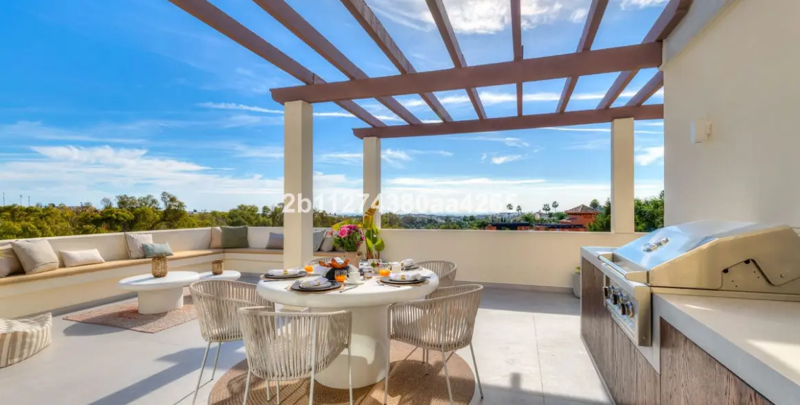 Продажа двухуровневого пентхауса в Marbella 10