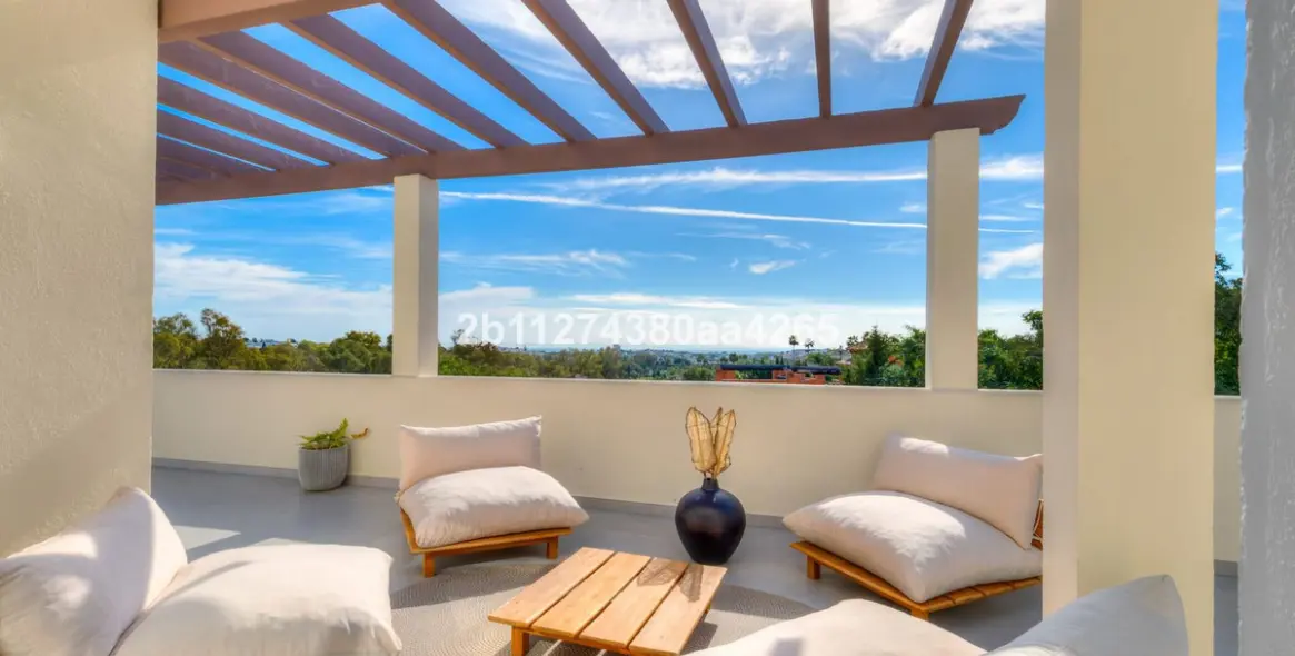 Продажа двухуровневого пентхауса в Marbella 11