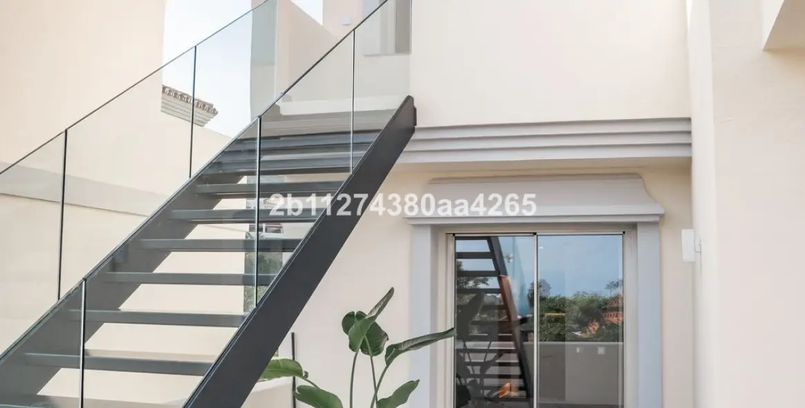 Продажа двухуровневого пентхауса в Marbella 12