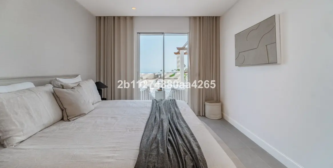 Продажа двухуровневого пентхауса в Marbella 19