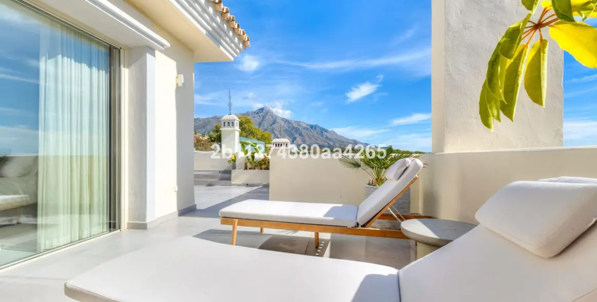 Продажа двухуровневого пентхауса в Marbella 29