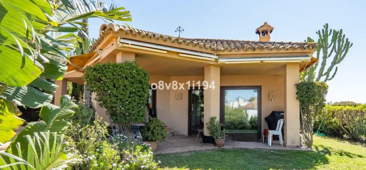 Venta de villa independiente en Marbella 0
