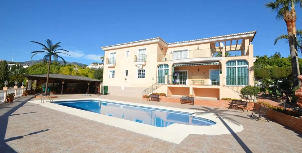Venta de villa independiente en Benalmadena 1