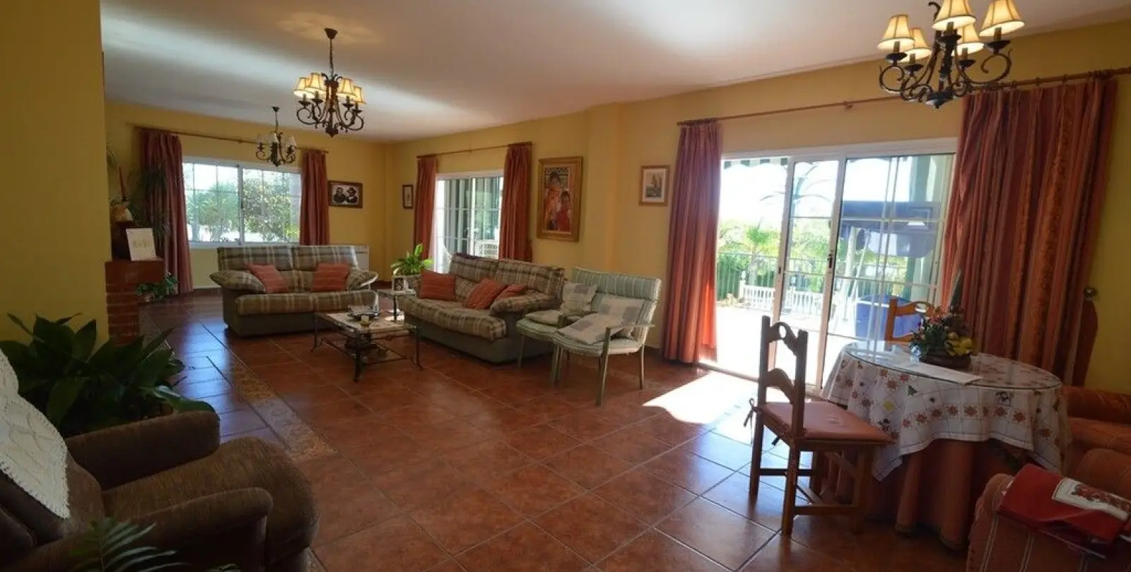 Продажа  отдельно стоящей виллы в Benalmadena 4
