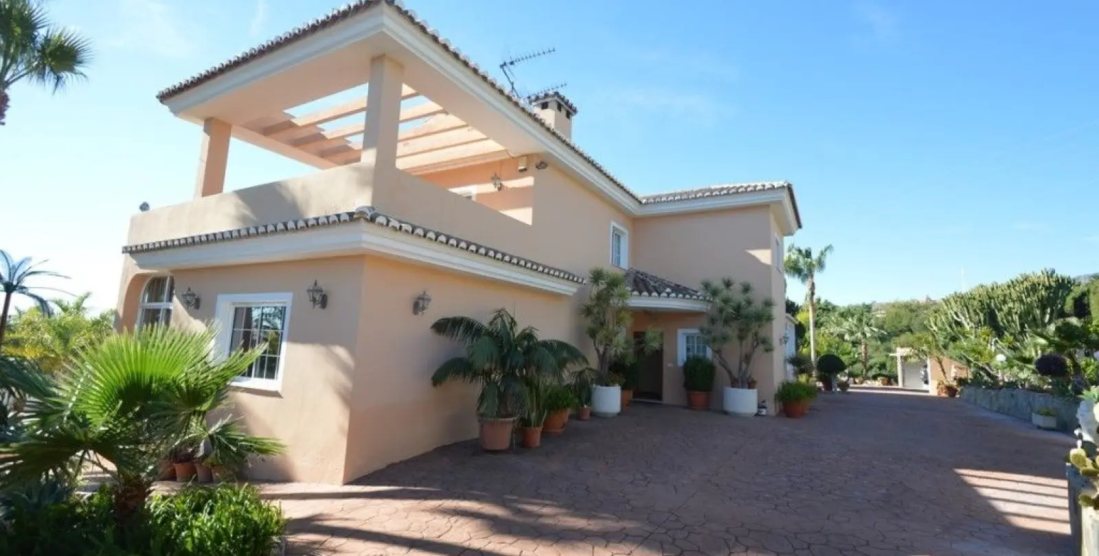 Продажа  отдельно стоящей виллы в Benalmadena 32