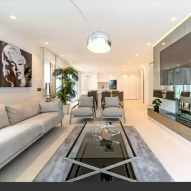 Venta de apartamento en planta media en The Golden Mile