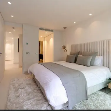 Venta de apartamento en planta media en The Golden Mile