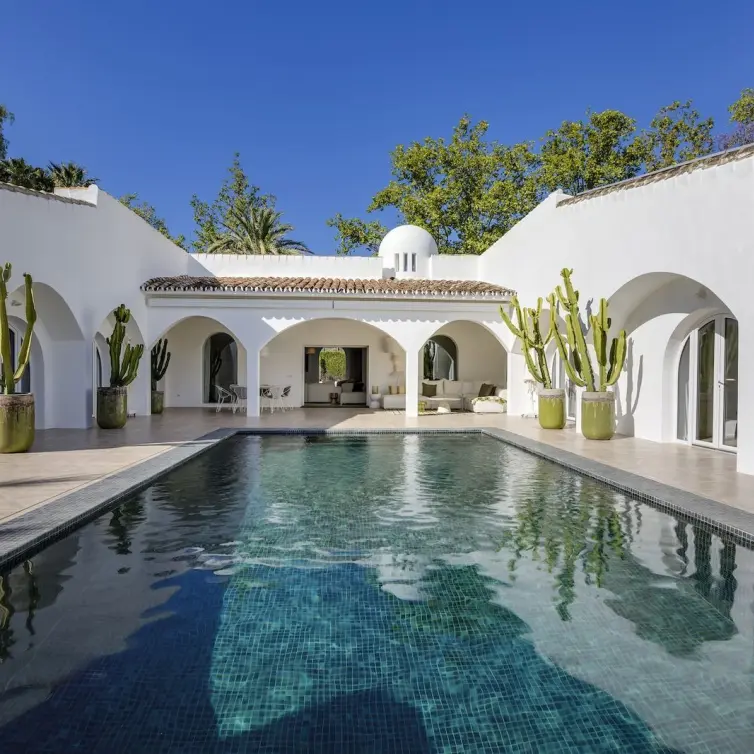 Venta de villa independiente en Guadalmina Alta
