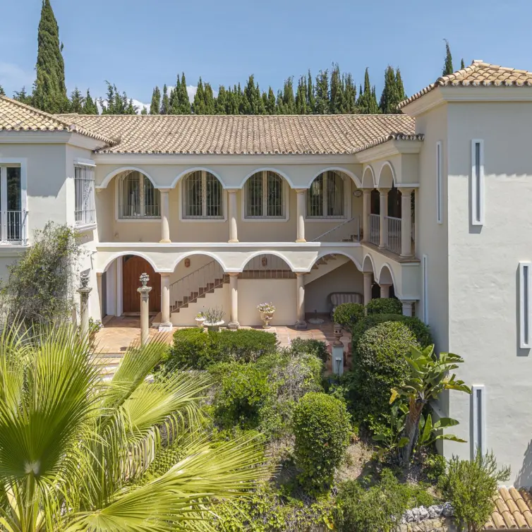 Sale of detached villa in Benahavís