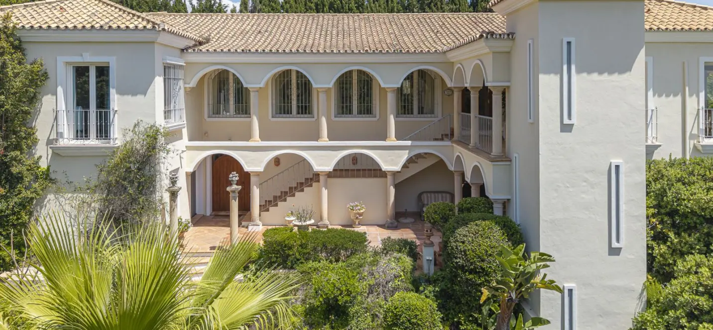 Sale of detached villa in Benahavís 1