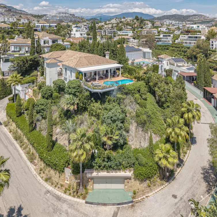 Sale of detached villa in Benahavís