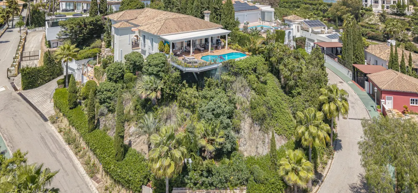 Sale of detached villa in Benahavís 2